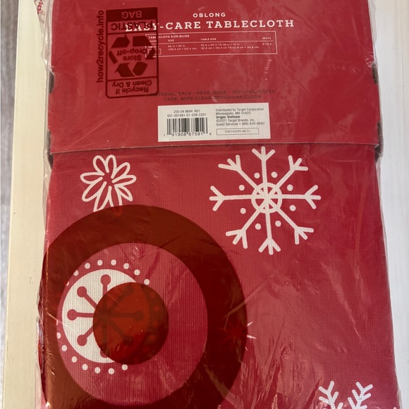 Wondershop Festive Snowflake Tablecloth Red - Picture 4 of 4